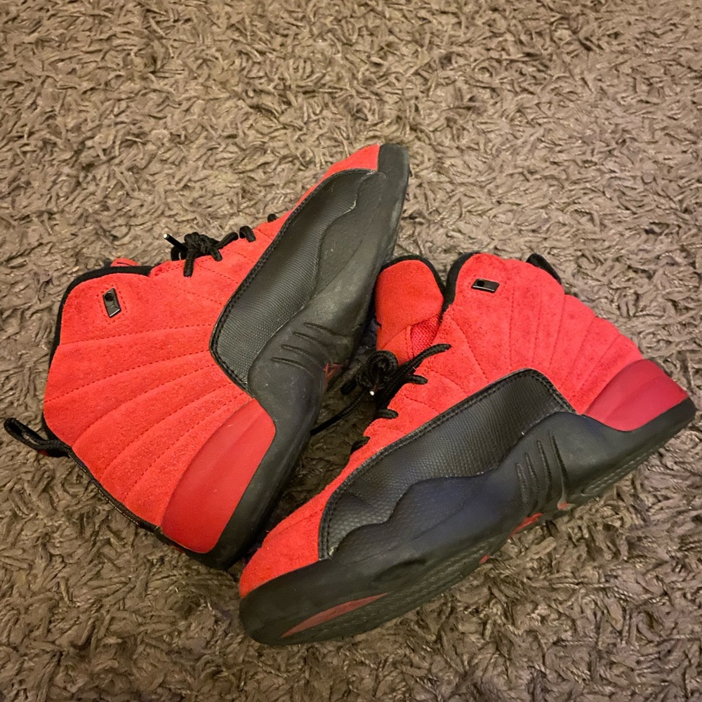 Kids Jordan 12’s Size 2